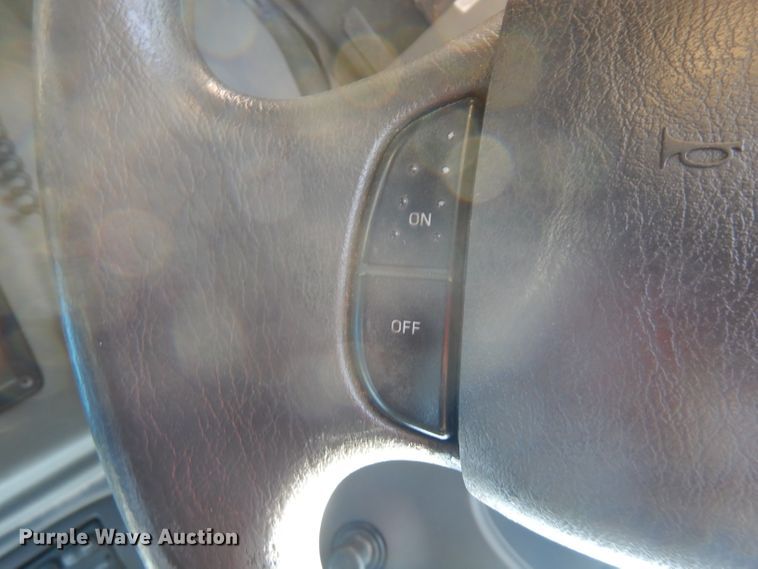 image for item FR9112 2008 Ford E350  shuttle bus