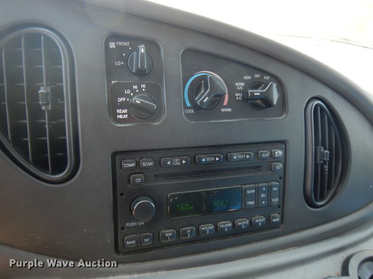 image for item FR9112 2008 Ford E350  shuttle bus