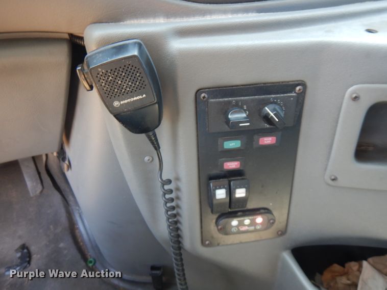 image for item FR9112 2008 Ford E350  shuttle bus