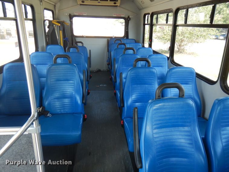 image for item FR9112 2008 Ford E350  shuttle bus