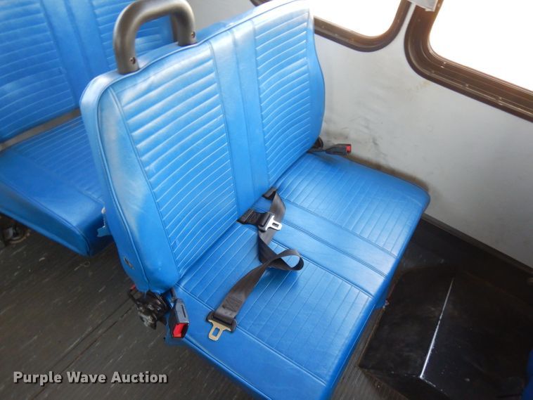 image for item FR9112 2008 Ford E350  shuttle bus