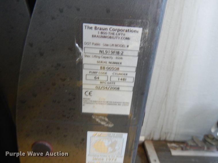 image for item FR9112 2008 Ford E350  shuttle bus