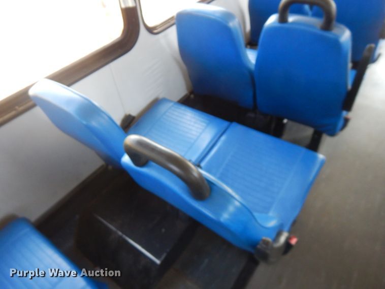 image for item FR9112 2008 Ford E350  shuttle bus