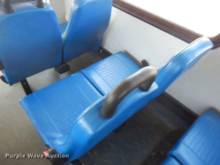 image for item FR9112 2008 Ford E350  shuttle bus