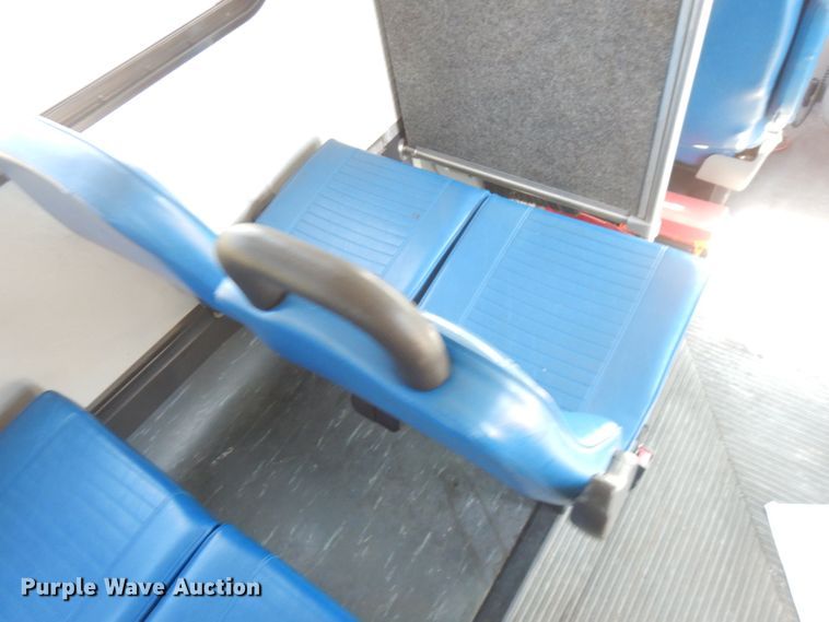 image for item FR9112 2008 Ford E350  shuttle bus