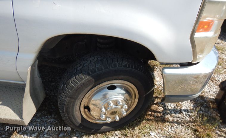 image for item FR9112 2008 Ford E350  shuttle bus