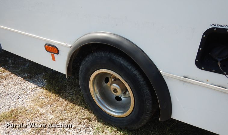 image for item FR9112 2008 Ford E350  shuttle bus