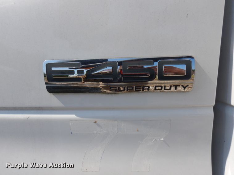 image for item FR9112 2008 Ford E350  shuttle bus