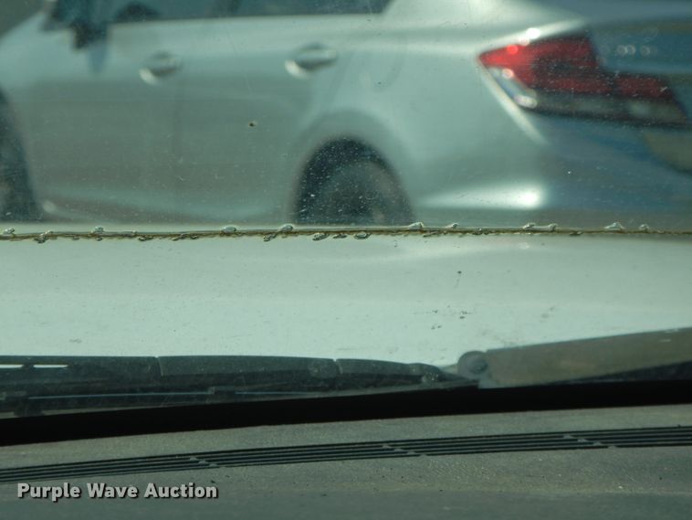 image for item FR9115 2001 Chevrolet Silverado 1500  utility bed pickup truck