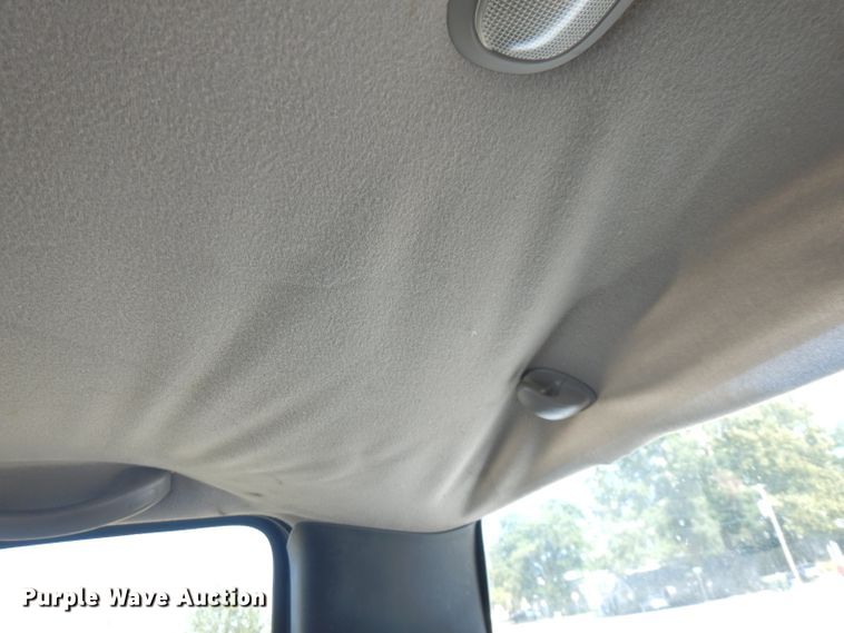 image for item FR9115 2001 Chevrolet Silverado 1500  utility bed pickup truck