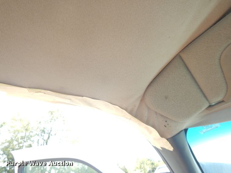 image for item FR9115 2001 Chevrolet Silverado 1500  utility bed pickup truck