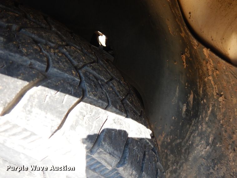 image for item FR9115 2001 Chevrolet Silverado 1500  utility bed pickup truck