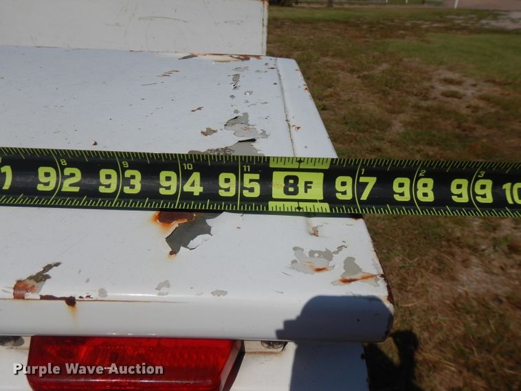 image for item FR9115 2001 Chevrolet Silverado 1500  utility bed pickup truck