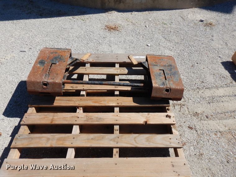 image for item FR9201 Tractor to skid steer manual quick attach