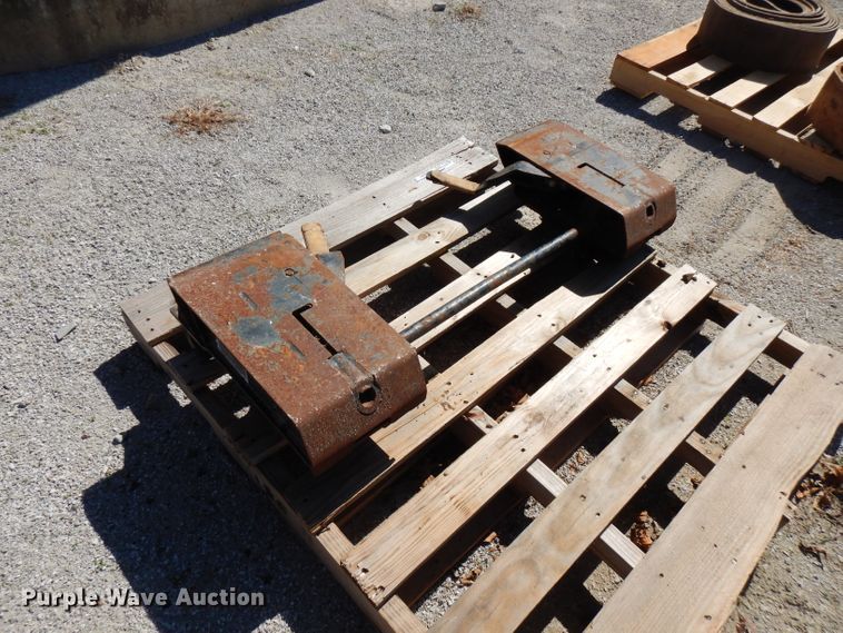 image for item FR9201 Tractor to skid steer manual quick attach