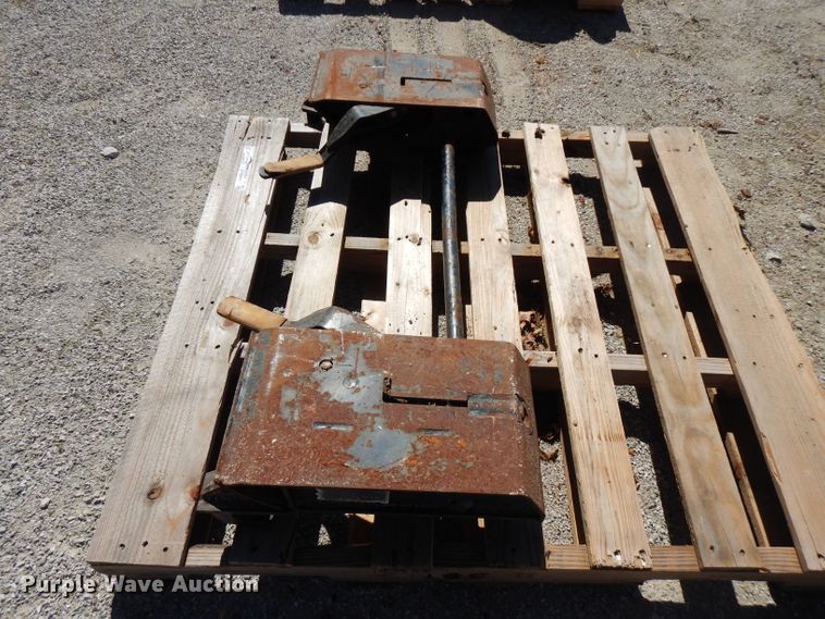 image for item FR9201 Tractor to skid steer manual quick attach