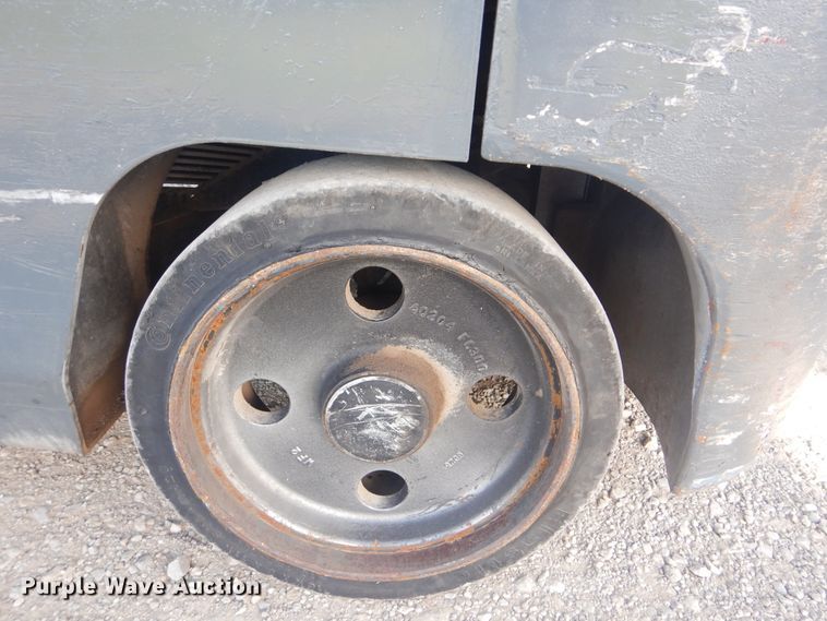 image for item GM9130 Nissan MCPL02A25LV  forklift