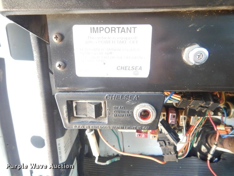 image for item GM9141 2002 International 4700  utility truck with crane