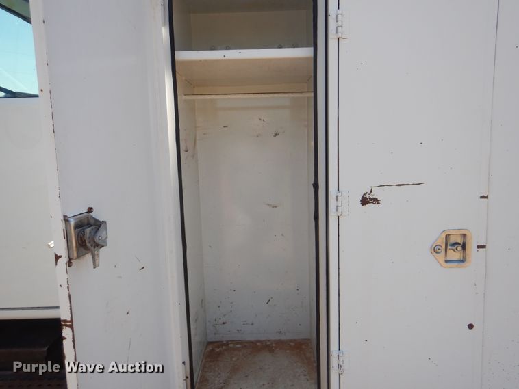 image for item GM9141 2002 International 4700  utility truck with crane