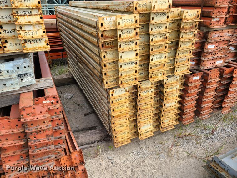 image for item GY9631 Approximately 330 pallet racking cross-members