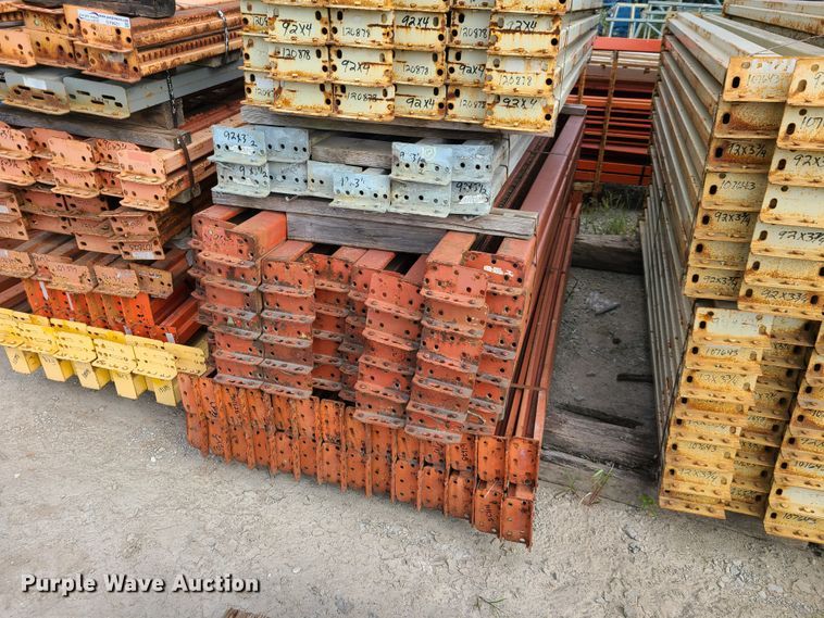 image for item GY9631 Approximately 330 pallet racking cross-members