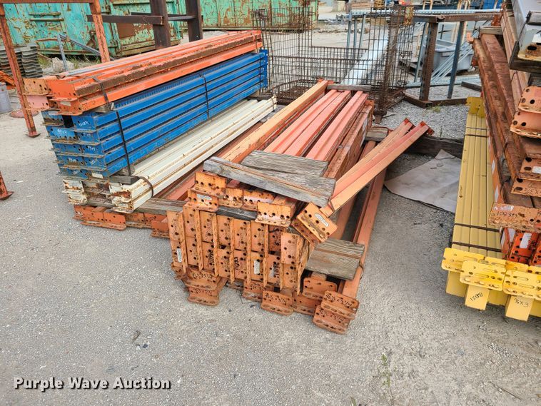 image for item GY9631 Approximately 330 pallet racking cross-members