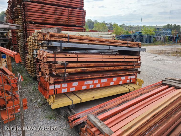image for item GY9631 Approximately 330 pallet racking cross-members