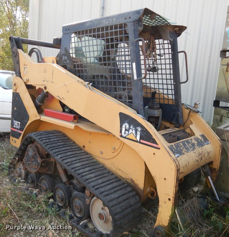 image for item HA9764 Caterpillar 257  tracked skid steer loader