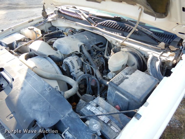 image for item HD9031 2003 Chevrolet Silverado 1500  Ext. Cab pickup truck