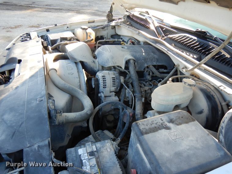 image for item HD9031 2003 Chevrolet Silverado 1500  Ext. Cab pickup truck