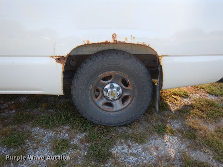 image for item HD9031 2003 Chevrolet Silverado 1500  Ext. Cab pickup truck