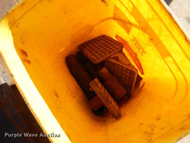 image for item HD9086 (2) bridge jacks