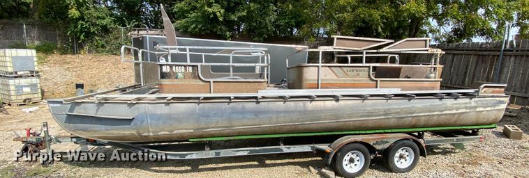 image for item HE9793 1986 Landau  pontoon boat