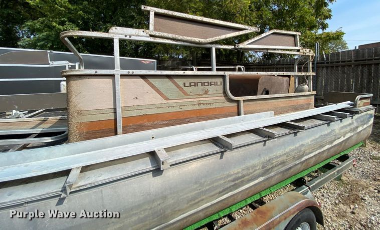 image for item HE9793 1986 Landau  pontoon boat