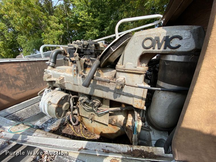 image for item HE9793 1986 Landau  pontoon boat