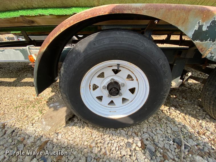 image for item HE9793 1986 Landau  pontoon boat