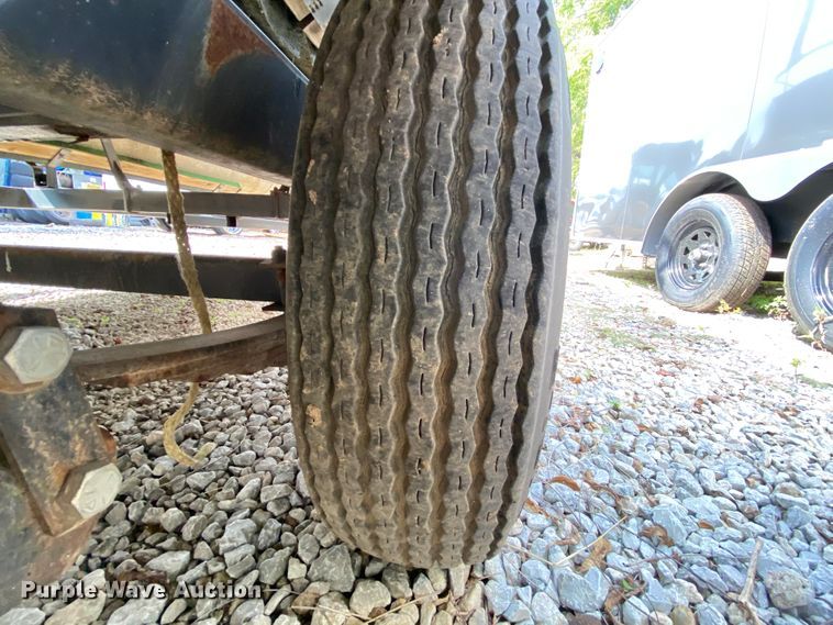 image for item HE9793 1986 Landau  pontoon boat