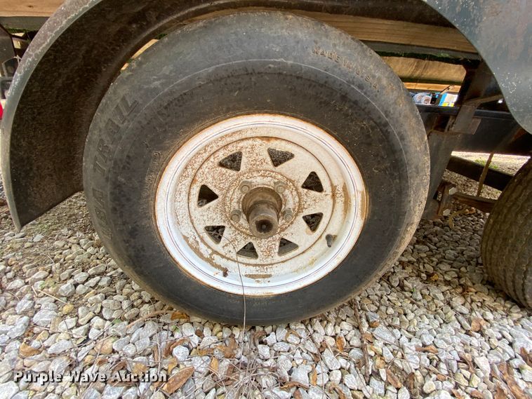 image for item HE9793 1986 Landau  pontoon boat