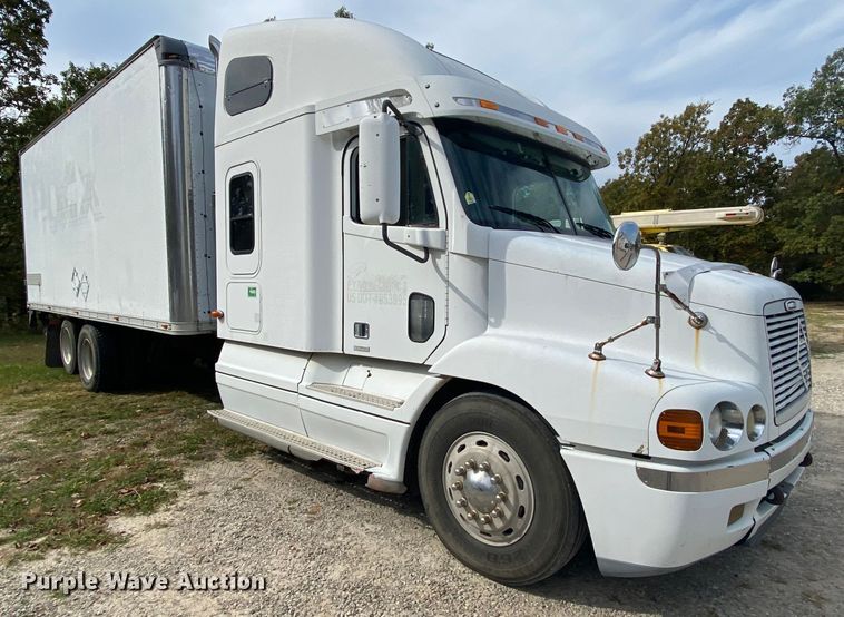 image for item HE9847 2003 Freightliner Cascadia  box truck