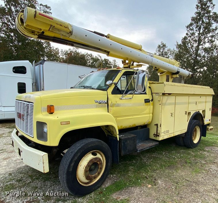 image for item HE9848 1991 GMC TopKick C6500  bucket truck