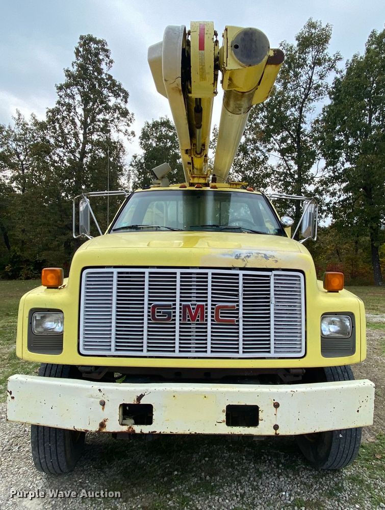 image for item HE9848 1991 GMC TopKick C6500  bucket truck