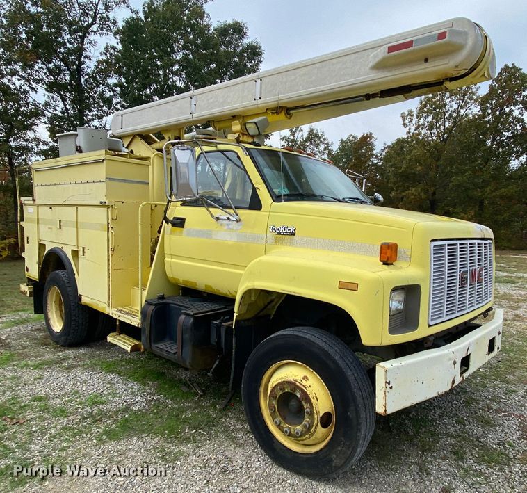 image for item HE9848 1991 GMC TopKick C6500  bucket truck