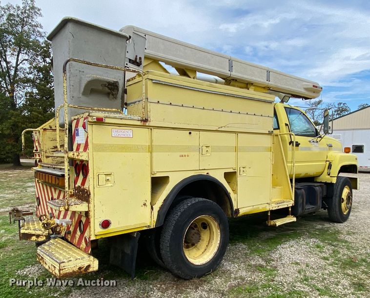 image for item HE9848 1991 GMC TopKick C6500  bucket truck