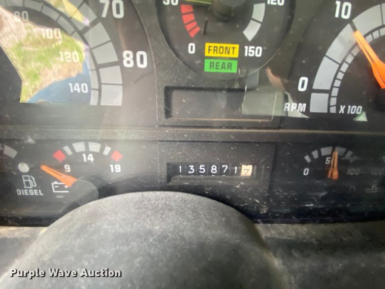 image for item HE9848 1991 GMC TopKick C6500  bucket truck