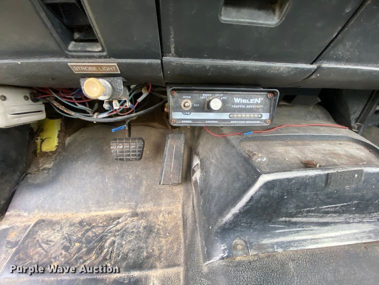 image for item HE9848 1991 GMC TopKick C6500  bucket truck