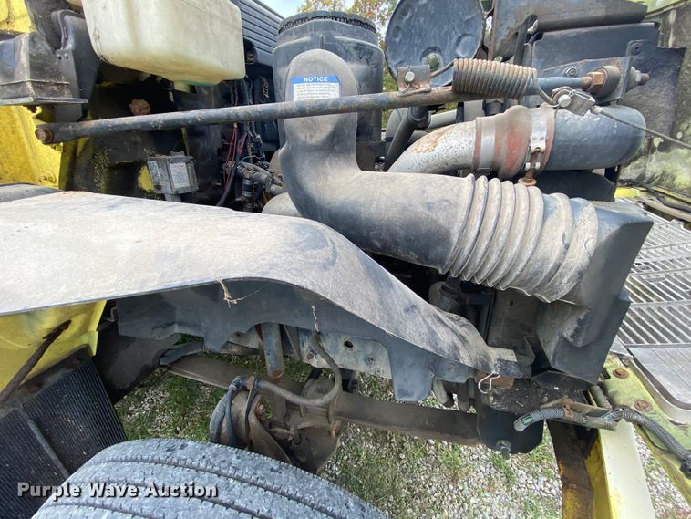 image for item HE9848 1991 GMC TopKick C6500  bucket truck