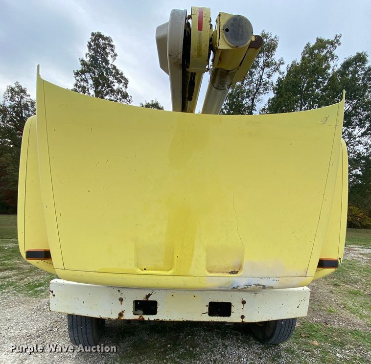 image for item HE9848 1991 GMC TopKick C6500  bucket truck