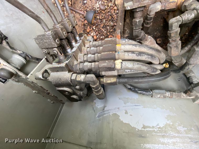 image for item HE9848 1991 GMC TopKick C6500  bucket truck