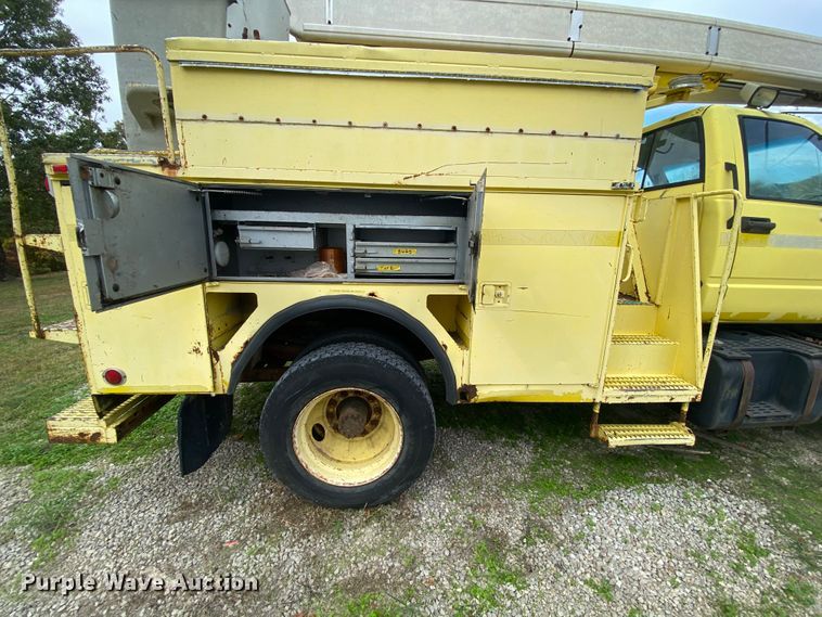 image for item HE9848 1991 GMC TopKick C6500  bucket truck