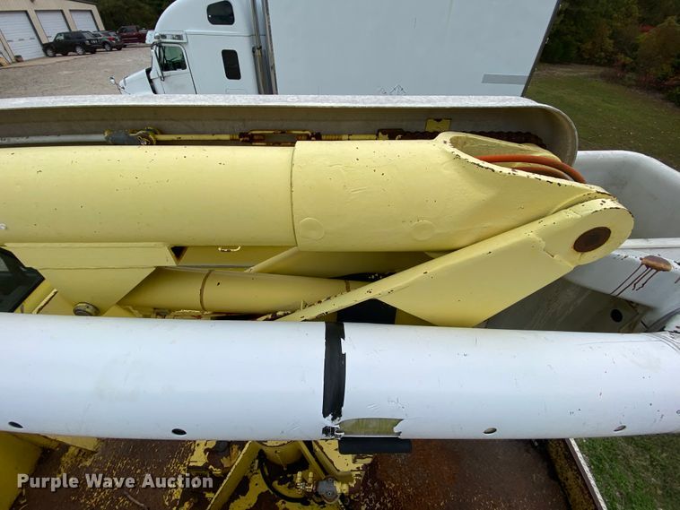 image for item HE9848 1991 GMC TopKick C6500  bucket truck